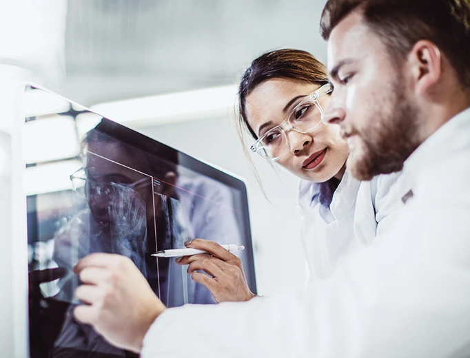 Medical-Touchscreen-PC-use